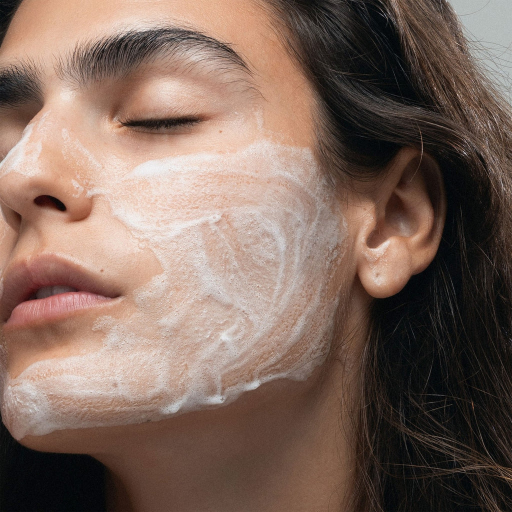 PHA & Saponaria Purifying Foaming Facial Cleanser
