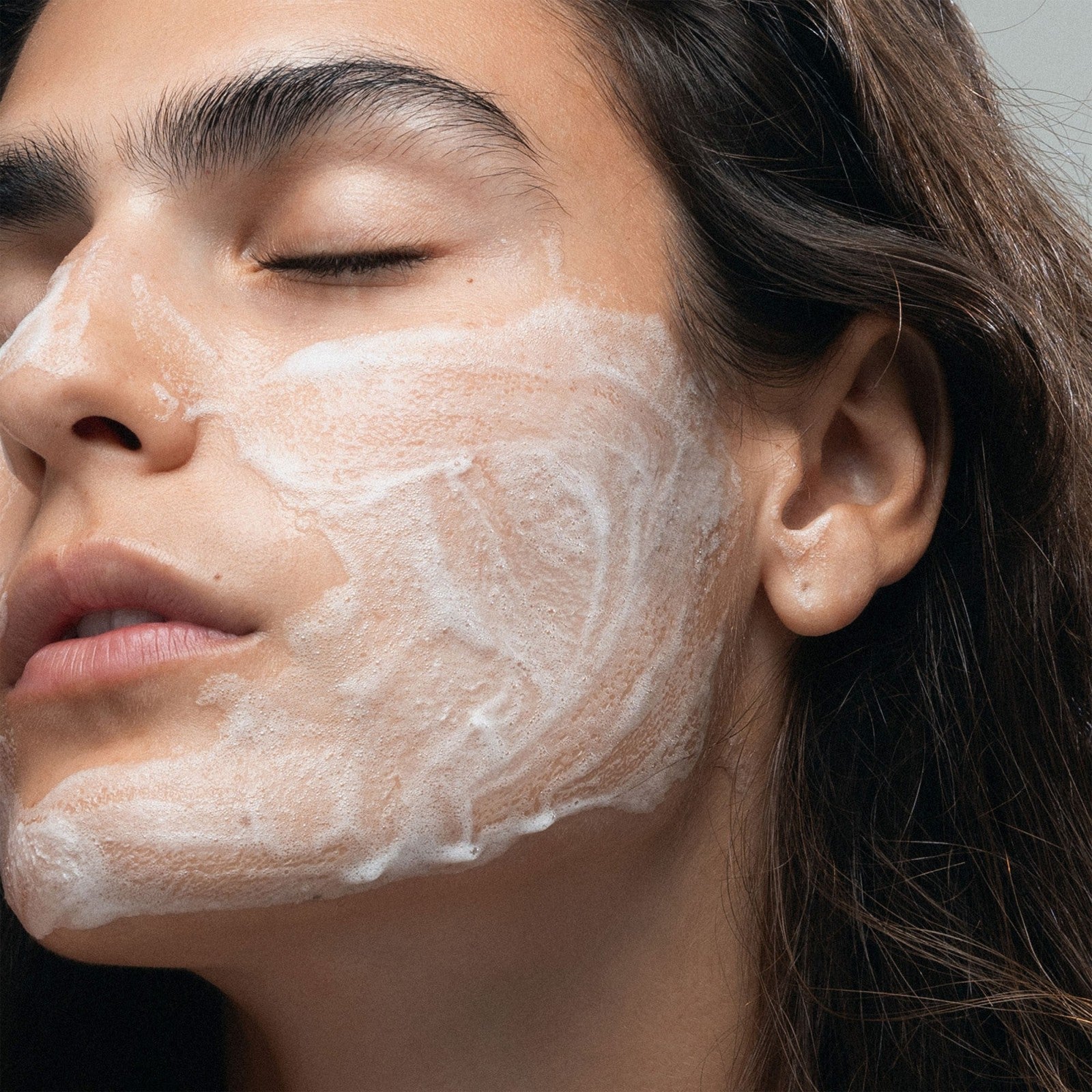 PHA & Saponaria Purifying Foaming Facial Cleanser
