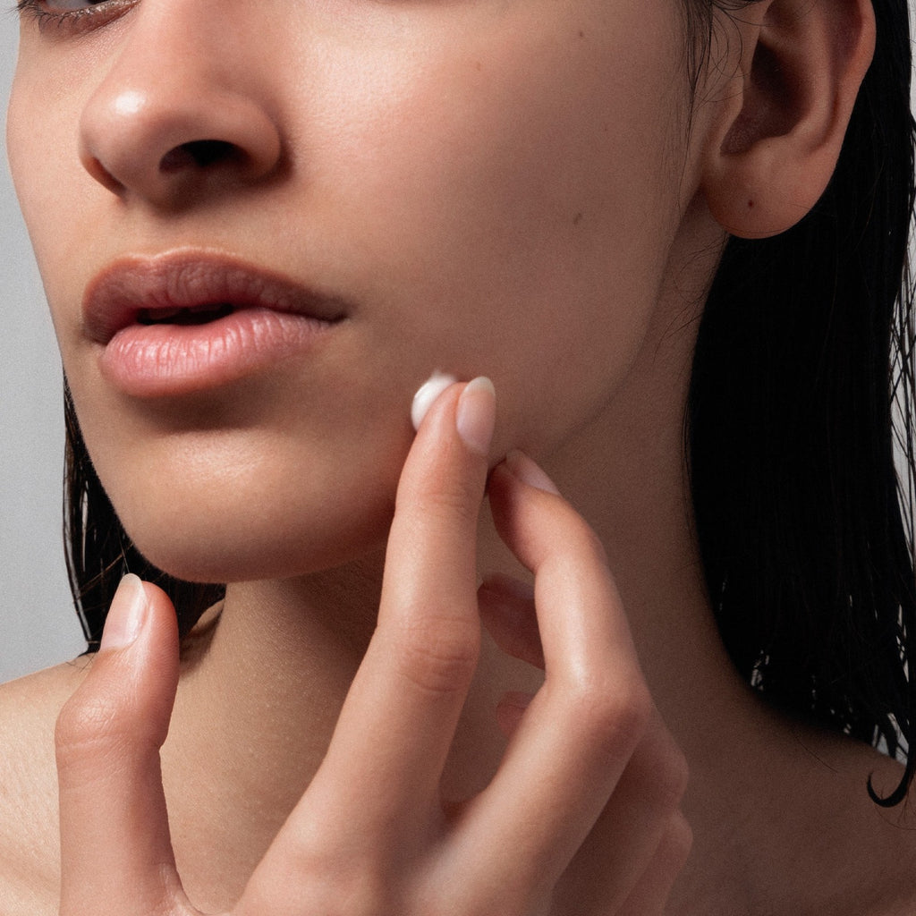 Tranexamic Acid & Licorice Dark Spot Treatment
